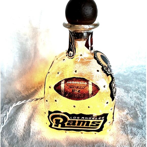 Los Angeles LA Rams Designer Glass Bottle w/ Lights *Unique Gift Idea - Picture 8 of 9